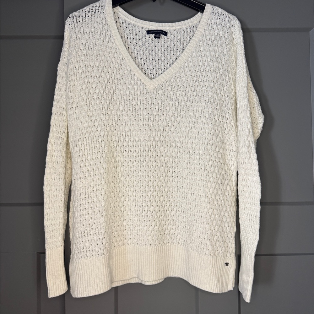 American Eagle Outfitters White V-Neck Sweater